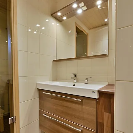 Levin Karhunvartija 12 - Including Final Cleaning, Sauna, Fireplace, Skiroom And Gym Levi